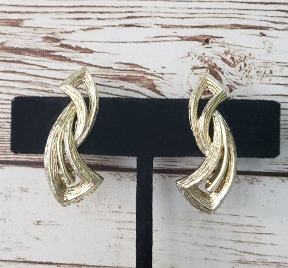 Vintage STAR Branded Screw On Earrings - Gold Tone Statement